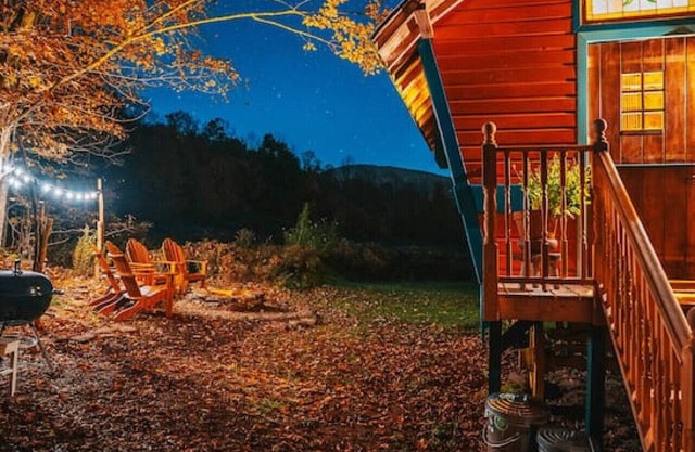 Vardo · Glamping in New York at Bellfire's Cosmic Nomad