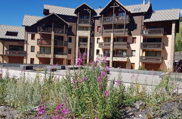 VARS 1900 T3 mountain 150 m from the slopes