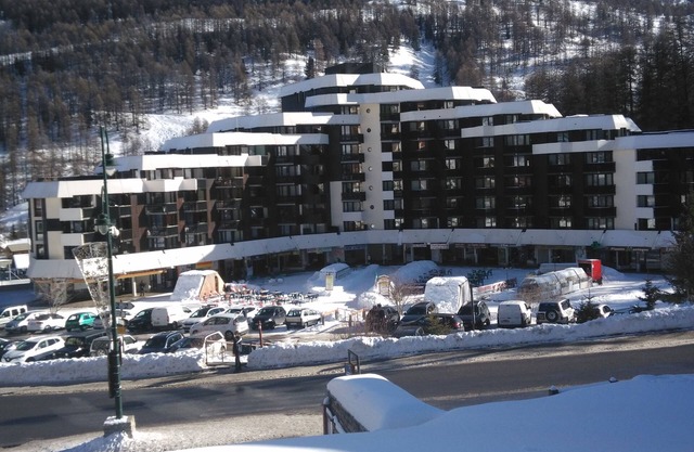 Vars Les Claux: cabin studio in the heart of the resort