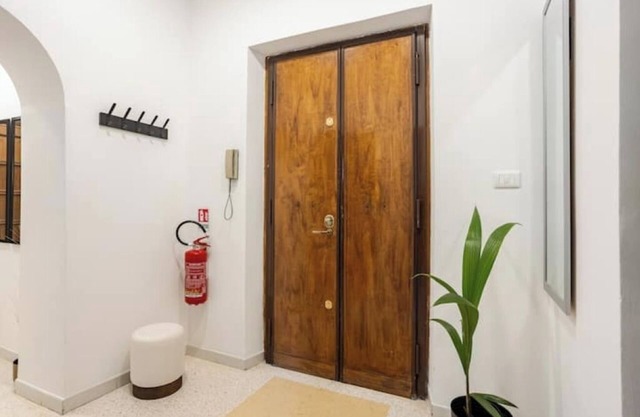 Vatican Area | Stylish 2BR + Fast Wi-Fi & A/C