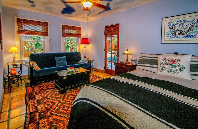 Venice Beach Oceanside Sanctuary ~ Steps to Beach! with Parking, BBQ, Cabana
