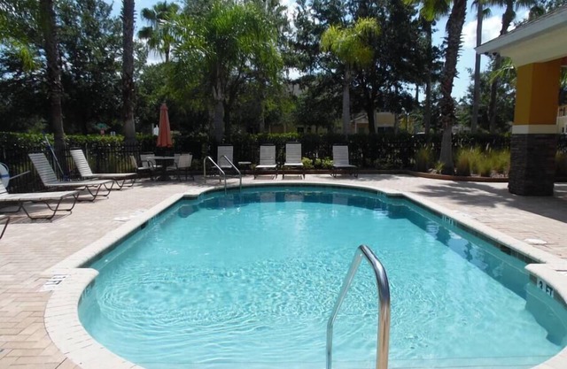 Venice Townhouse Short Drive to Beaches