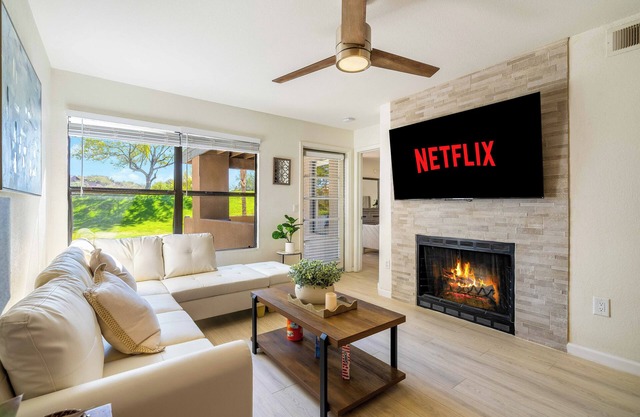 Ventana Canyon Escape: FULL Views, Pool & 2BD/2BA