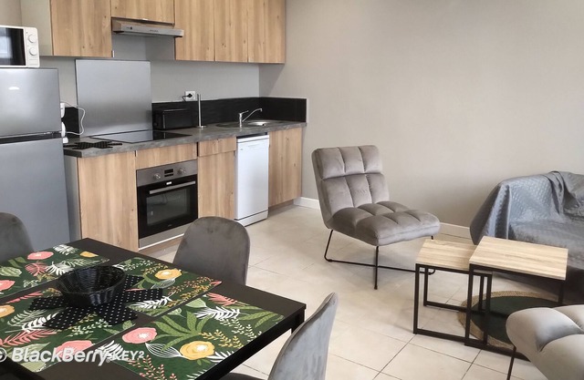 Very nice F2 near the city center of Caen