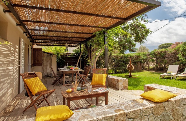 Very warm villa "Acacia" with beautiful garden - 4 to 6 people