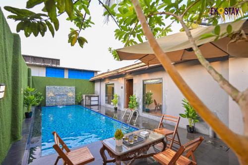 VG09 with huge Pool and bathtub