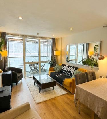 Vibrant & Inviting 1BD Flat Heart of Haggerston!