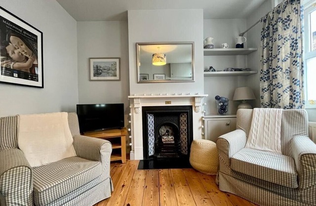 Victorian 3 Bedroom Home with courtyard in Cambridge