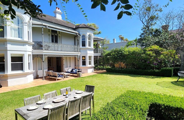 Victorian Masterpiece - Close to Bronte Beach, Clovelly Beach & Bondi Junction