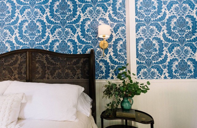 Victoriana - Downtown Nevada City Estate on Creek