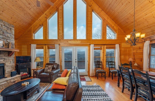 Views on 2 Decks~Pool Table~Hot Tub~Near Asheville