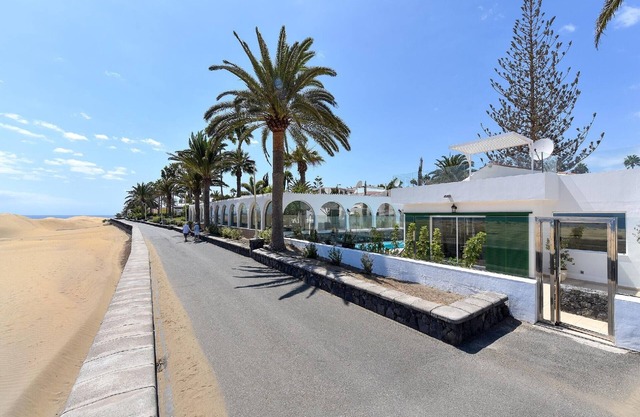 Villa Beachfront del Ingles| Exclusive Accommodation | Breathtaking Views Over.