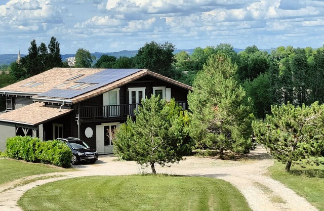 Villa Fauquié - A unique wooden house in the south of Dordogne with heated pool