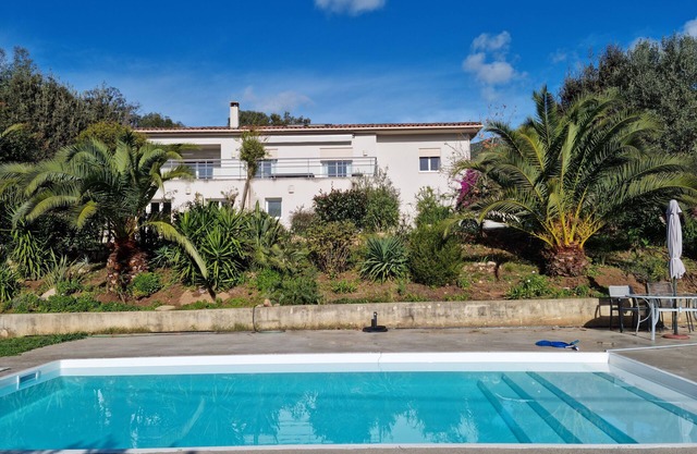 Villa à la Campagne Proche de la mer et D'ajaccio