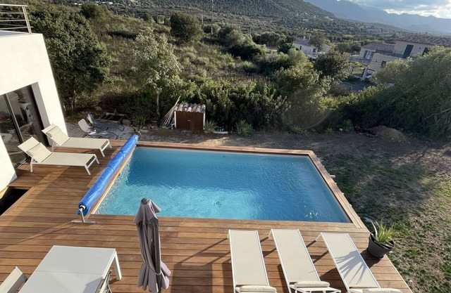 Villa 10 Personnes Avec Piscine à 2 pas de la mer