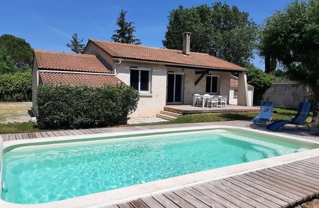 Villa 100 m2 with large garden and pool