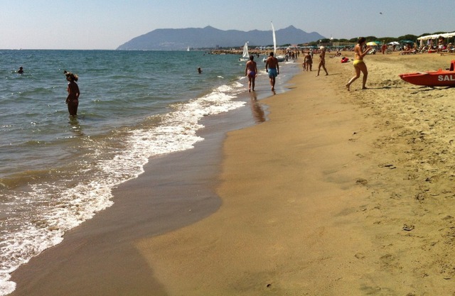 villa 100mt to the beach in circeo. fully equipment. private beach