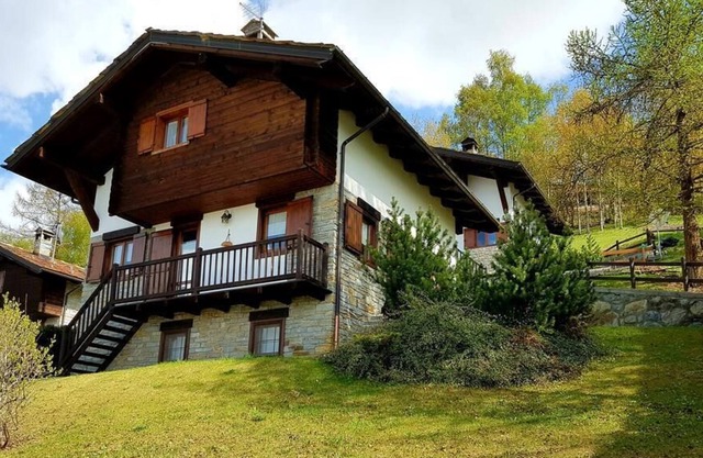 Villa 200 sq m with garden