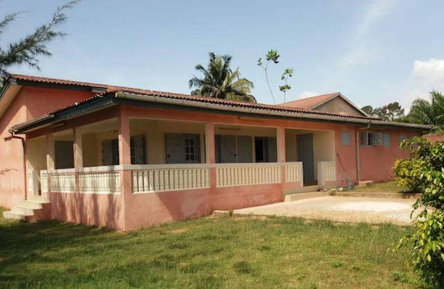 Villa 240m2 San-Pedro Ivory Coast on 1700m2