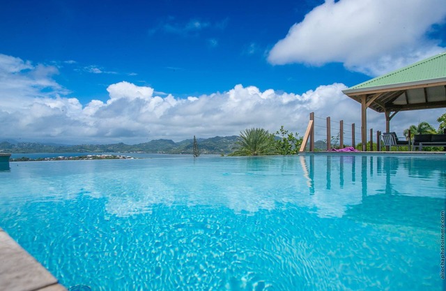 Villa 5 Chambres Avec Piscine et vue sur la Baie du Robert