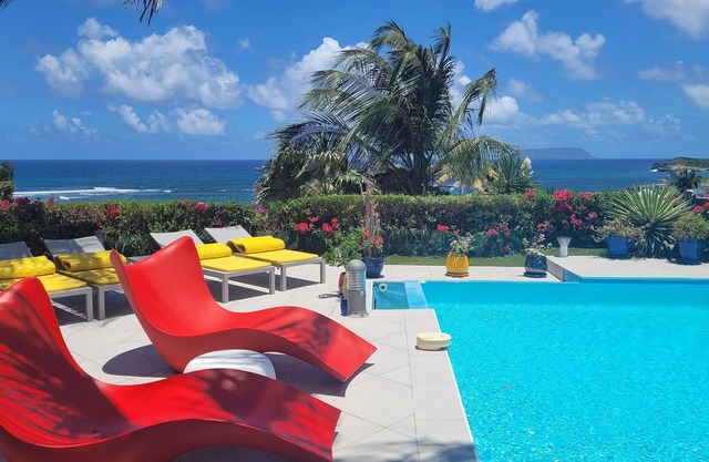 Villa AMAYA for 6 people with sea view, swimming pool, closed the beach