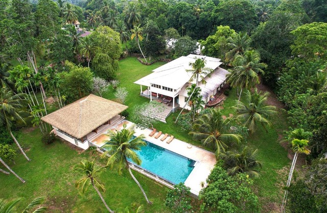 Villa Amber Llama - Thalpe, Galle