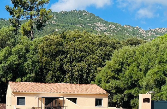 Villa Andréa, 63m2 air-conditioned and fully equipped in the heart of the Cavu valley.