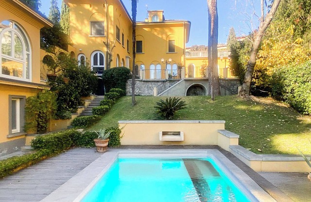 VILLA ANITA LAKE VIEW