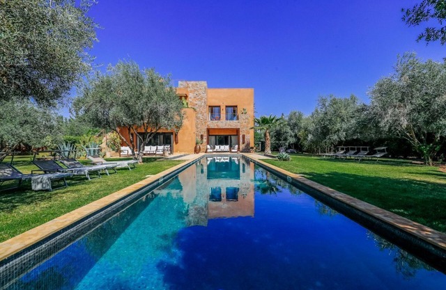 Villa Anjam - Five Bedroom Villa, Sleeps 10