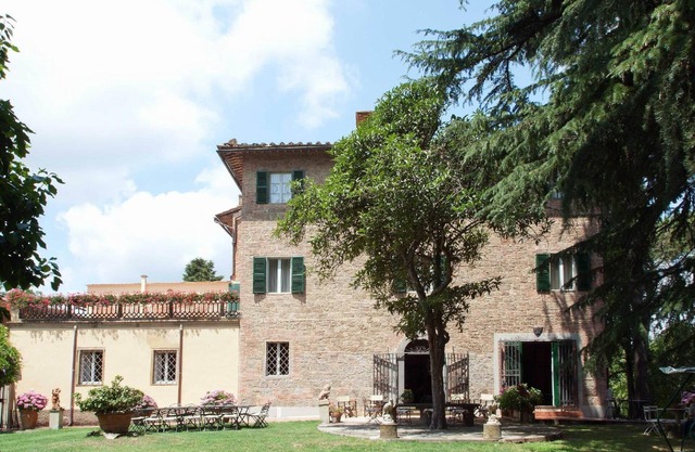 Villa 'Asciolo' with its own pool