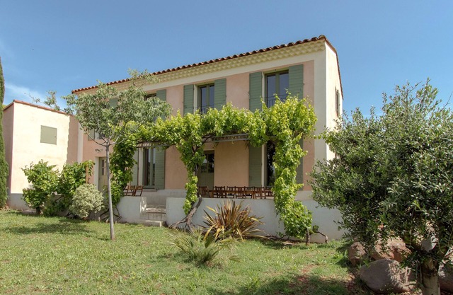 Villa at Salagou lake, with view on the valley