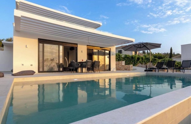 Villa 'Athina' with Sea View, Wi-Fi and Air Conditioning