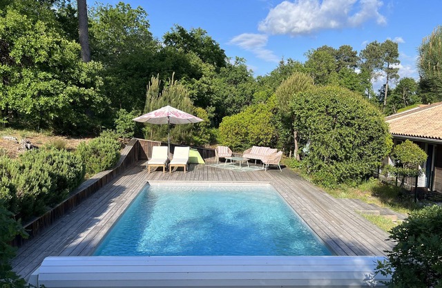 Villa au Cadre Exceptionnel Entre Bordeaux et Océan