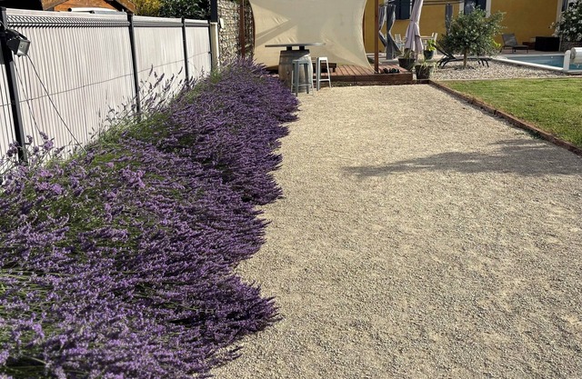 Villa au Calme Avec Piscine Situé Dans l 'enclave des Papes
