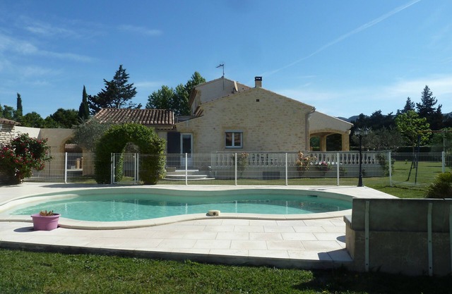 Villa au Pied du Luberon Climatisée