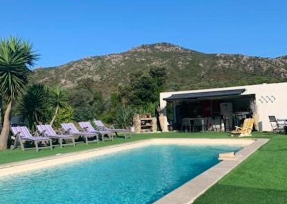 Villa avec piscine à Saint-Florent - 350 m² vue mer et montagne