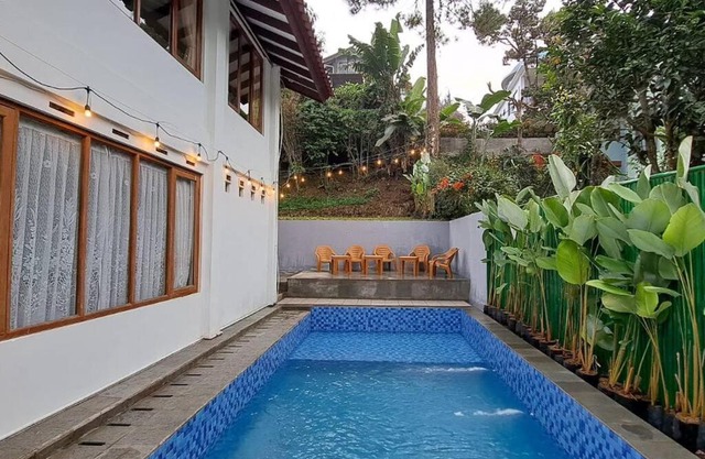 Villa Azalea Lembang Bandung