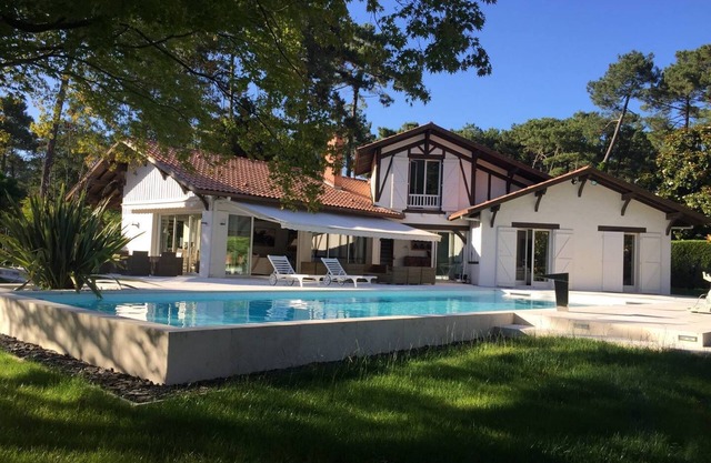 Villa BARADARENA with heated pool and garden for 10 people