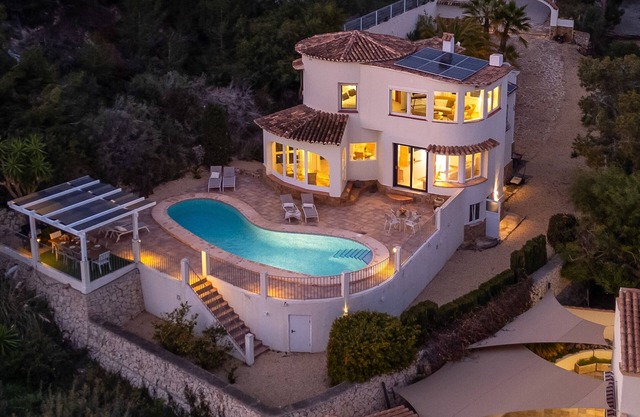 Villa BEGONIA by Abahana Villas