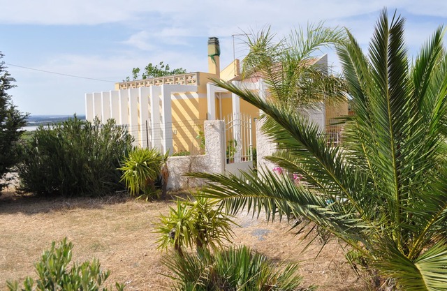 Villa by the sea in the Pantano Longarini reserve.