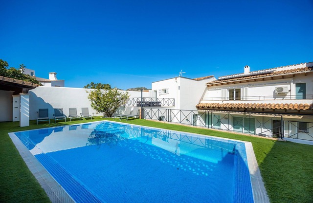 Villa 'Ca Nostra' with Mountain Views, Wi-Fi and Air Conditioning