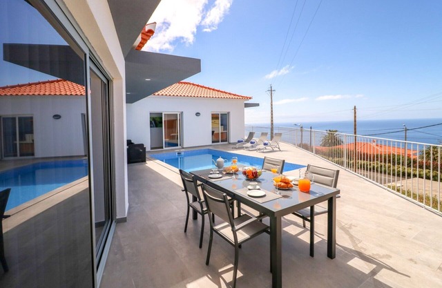 Villa Calhetascape by Villa Plus