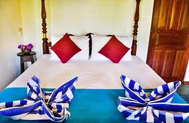 Villa Camellia Garland 3 room beach house