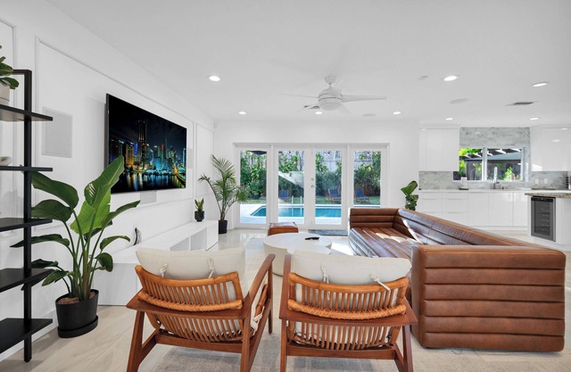 Villa Capri Aventura 4 Bed