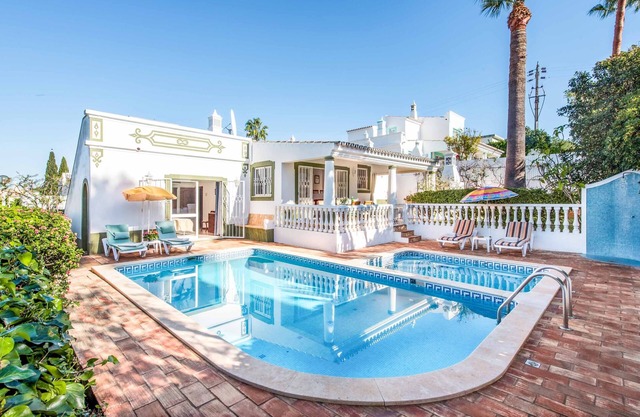 Villa Cardona - Two Bedroom Villa, Sleeps 4