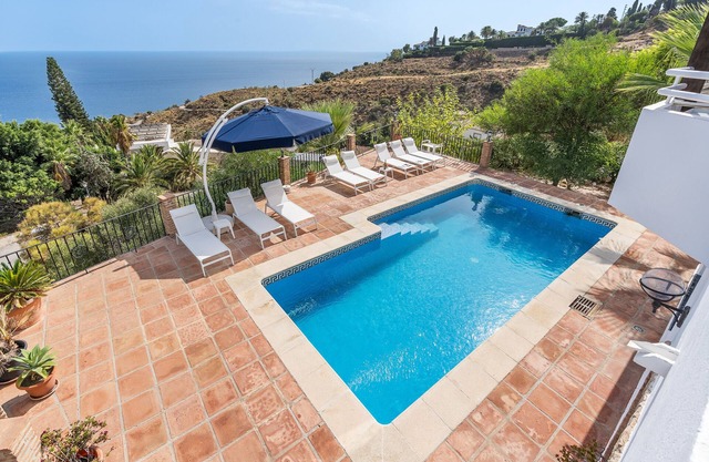 Villa 'Casa Naranjita' with Sea View, Wi-Fi and Heated Pool