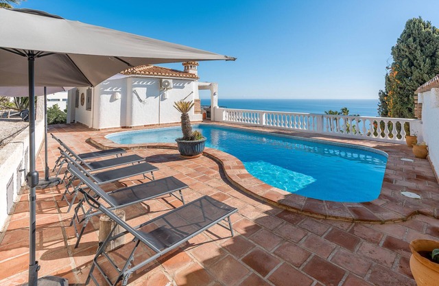 Villa 'Casa Romantica' with Sea View, Wi-Fi and Air Conditioning