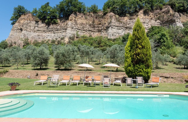 Villa 'Cascina Gretaio' with Mountain View, Private Pool and Wi-Fi