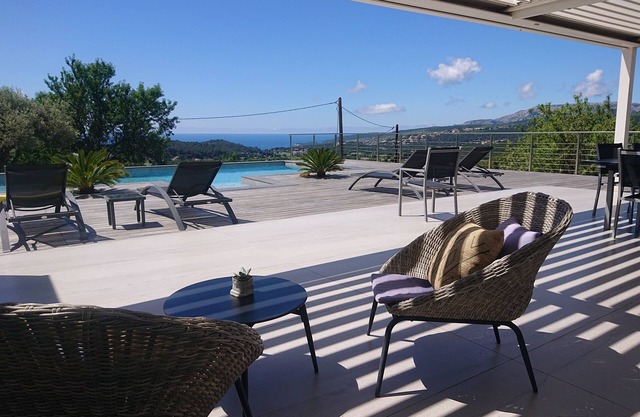 Villa Cassis Sea view and vineyards, 8 persons with swimming pool