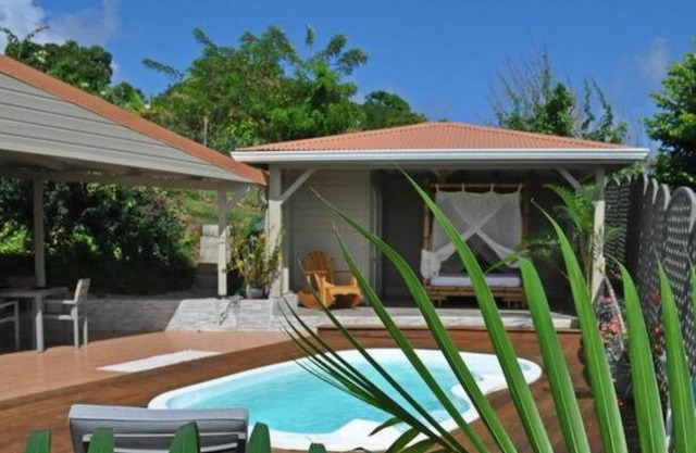 Villa charmante avec piscine et vue mer au Robert